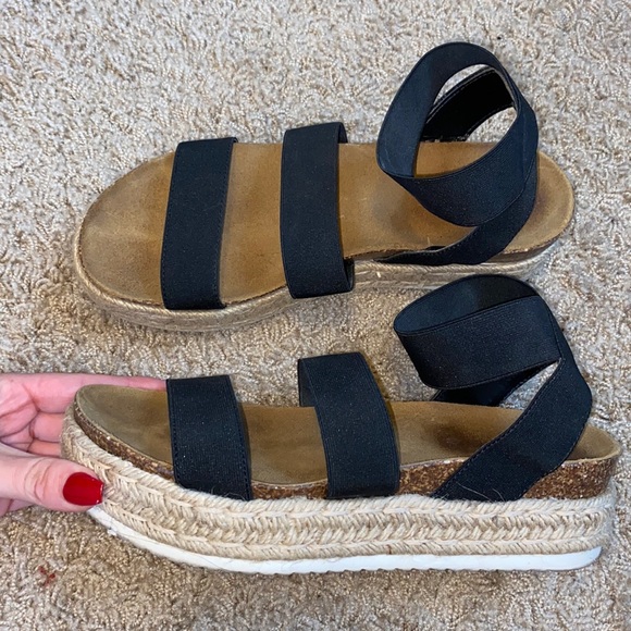 Steve Madden Shoes - Black strappy platforms